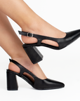 Zapatillas negras para mujer con tacón ancho de 8cm puntales y diseño destalonado
