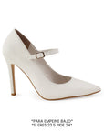 Vista lateral de zapatilla beige para mujer con pulsera y tipo stiletto de tacón 10cm