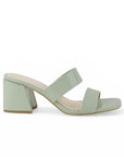 Vista lateral de zapatilla verde para mujer con doble tira ancha y tacón grueso de 7cm de diseño descubierto