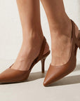 Zapatillas cafés tipo stiletto para dama destalonadas con tacón medio 8cm