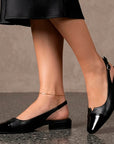 zapatillas negras con charol y tacón cómodo de 3 cm para dama