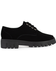 Vista lateral de mocasín negro para mujer con punta redonda, agujeta y tacón ancho bajo de 4cm