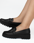Mocasines negros tipo chunky con punta redonda herraje decorativo de tacón bajo 4cm para dama