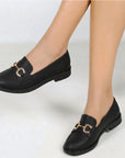 Mocasines negros para mujer de tacón bajo 3cm con herraje brillante de meter