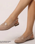 Flats nude de charol con antifaz en el empeine y pulsera ajustable para dama