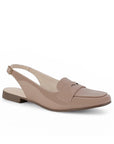Vista diagonal de flat nude de piso para dama con tira decorativa y pulsera ajustable
