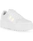 vista lateral de tenis blanco para mujer con agujetas y plataforma baja de 5cm