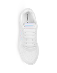 Vista superior de tenis blanco para mujer con agujetas y perforaciones al frente
