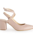 Vista lateral de zapatilla maquillaje para mujer con punta fina, tiras cruzadas y tacón ancho de 7cm