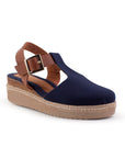 vista diagonal de plataformas azules con pulsera ajustable café para dama y plataforma baja 5cm