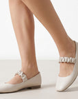 Flats tipo balerinas beige para dama de piso con pulsera elástica en el empeine