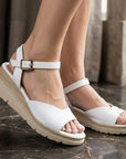 Sandalias blancas de plataforma con correa ajustable y punta abierta plataforma baja 5cm