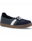 Vista diagonal de tenis azul para dama casual con suela baja 2cm y agujetas