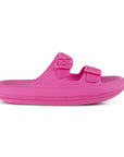 Vista lateral de la sandalia fucsia con punta abierta, doble tira ajustable y plataforma baja 3cm para dama
