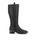 vista superior de bota negra clásica con detalles metálicos y cremallera tacón bajo 4 cm para dama