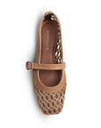 Vista superior en flats tipo balerina café con punta semi cuadrada pulsera ajustable suela de piso y malla calada
