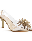Vista diagonal de zapatilla dorada destalonada para mujer con pedrería en punta fina con tacón delgado de 9cm tipo stiletto