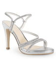 Vista diagonal de zapatilla plata para mujer con tiras brillantes y tacón de 10cm