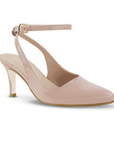 Vista lateral de zapatilla maquillaje destalonada para mujer con punta fina pulsera ajustable y tacón delgado de 9cm