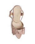 Vista superior de zapatilla nude con moño punta abierta pulsera ajustable y tacón medio 10cm para dama