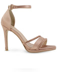 vista lateral de zapatillas oro rosa para dama con tiras delgadas de pedrería y tacón medio 10 cm