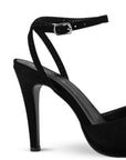 Vista trasera del tacón alto 11 cm en zapatilla negra con pulsera ajustable y plataforma para dama