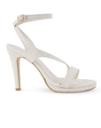 Vista lateral de zapatillas beige para mujer con pulsera de tacón alto 11cm