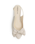 Vista superior de flats beige para mujer en punta fina con moño y silueta destalonada con correa ajustable