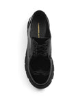 Vista superior del mocasín negro para dama tipo chunky con cordones al frente y tacón bajo 4cm