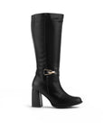 vista lateral de botas negras con hebilla dorada y tacón medio 8cm para dama