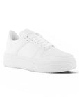 vista en diagonal de los tenis blancos lisos con plataforma baja 4cm para dama
