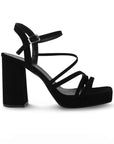 Vista lateral de zapatilla negra de punta cuadrada para mujer con tiras cruzadas y tacón bloque de 10cm