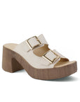 Vista diagonal de zapatilla beige de diseño descubierto para mujer con doble correa hebilla ajustable y tacón grueso de 8cm