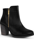 Vista diagonal del botin negro con punta estilizada tacón medio 8cm y cierre metalico decorativo para dama