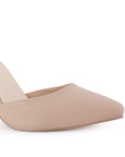 Vista de punta fina en zapatilla nude para mujer con perlas en pulsera y tacón tipo bloque de 8cm