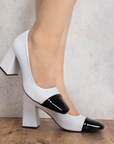 Zapatilla Blanco Negro Elegante Punta Cerrada Cuadrada Tacon Ancho Mujer 2000049