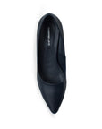 Vista superior de zapatilla tipo stiletto para mujer en color azul marino