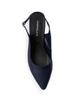 Vista superior de zapatilla azul marino para mujer puntal