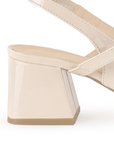 Vista trasera de tacón escultural de 5cm en zapatilla beige para mujer