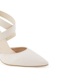 Detalle de material cabra sintetico de zapatilla beige para mujer
