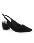 Vista diagonal de zapatilla negra en acabado buck puntal destalonada de tacón 6cm