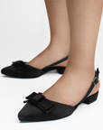 Zapatillas negras puntales con moño y tacón bajo de 3cm para mujer