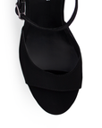 Vista de material buck en zapatilla negra con pulsera y tacón 13cm para mujer