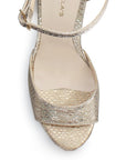 Vista de material sintético en zapatilla oro con pulsera y tacón 13cm para mujer