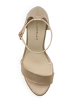 Vista superior de zapatilla con pulsera para mujer en color oro rosado