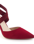 Detalle de material durazno de zapatilla roja para mujer