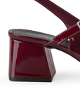 Vista trasera de tacón escultural de 5cm en zapatilla vino para mujer