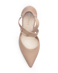 vista superior de zapatilla maquillaje para mujer con tiras cruzadas de elastico