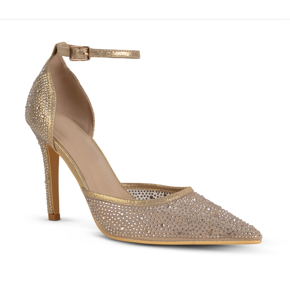 Vista diagonal de la zapatilla dorada tipo stiletto con tacón medio 10cm pedrería brillante y pulsera ajustable al tobillo para dama 
