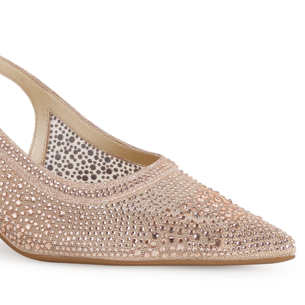 Detalle del material sintético en la zapatilla oro rosa de fiesta para dama con tacón bajo 4cm  